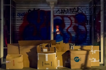 Una persona sin hogar en el centro de Madrid.