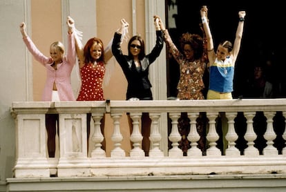 Las Spice Girls en el balcón del Ayuntamiento de Granada, 6 de octubre de 1997.