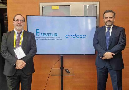 Endesa y Fevitur se han unido para promover que 185.000 apartamentos turísticos consuman energía sostenible. El acuerdo también facilita la gestión y elimina la incertidumbre a propietarios sobre lo que van a pagar en la factura, pues la eléctrica ofrece una cuota mensual estable.