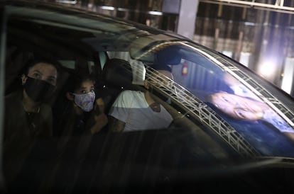 Uma família, em um carro em julho passado.