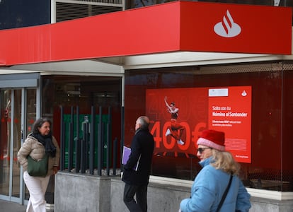 Sucursal del Banco de Santander en Madrid, en una imagen de archivo.