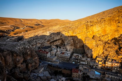 In 2013, Maaloula was attacked by the Al-Nusra Front, an Al Qaeda affiliate and the forerunner of the current dominant Islamist force in Syria. Its strategic position, on the heights, turned it into a combat front with government troops.