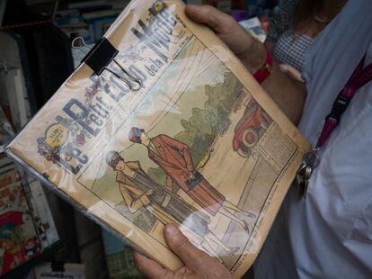 An old magazine for sale at a 'bouquiniste' bookstand.