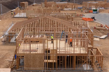 Edificios en construcción en Escondido (California) en una imagen de mayo.
