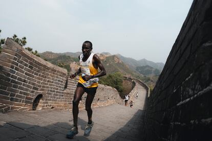 Patrick Kipngeno, durante la carrera en las Golden Trail.